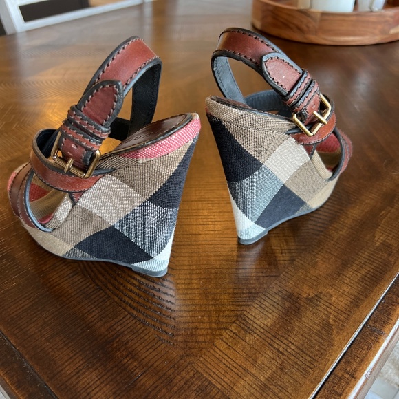 Burberry wedge shoes - Picture 4 of 6